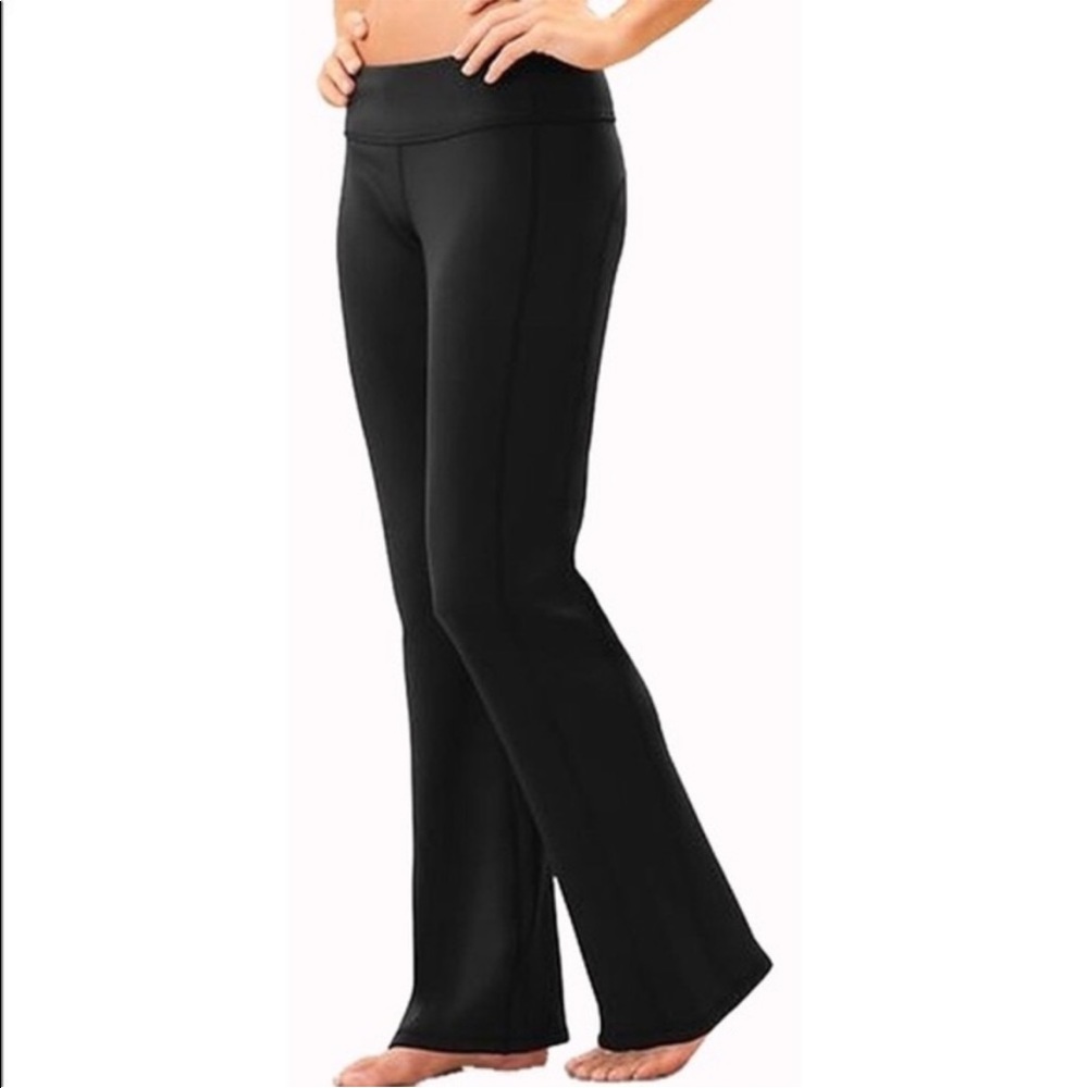 Athleta Kickbooty Flare Leggings Yoga Pants Black